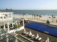 Vietnam - Nha Trang - Princess d'Annam Hotel - Piscine et plage de l'hôtel