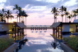 Thailande - Khao Lak - JW Marriott Khao Lak Resort - Vue sur la piscine Infinity et son bar