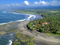 Indonésie - Bali -  Puri Dajuma Cottages - Vue aérienne du Cap Medewi