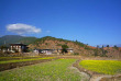 Bhoutan - Vallée et maison traditionnelle au Bhoutan