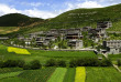 Chine - Yunnan - Shangri La - Songstan Retreat at Shangri La Mgallery Collection - Vue extérieure de l'hôtel © Duoji Baima