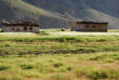 Inde - Maisons et route au Ladakh © Kanojia