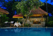 Indonésie - Bali - Oberoi Bali - Dîner romantique près de la piscine