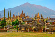 Indonésie - Bali - Temple de Besakih © Cesc Assawin – Shutterstock