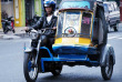 Indonésie - Java - Becak dans les rues de Bandung © ONT Indonésie