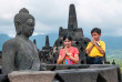 Indonésie - Java - Prière au temple de Borobudur © Sihasakprachum – Shutterstock