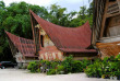 Indonésie - Sumatra - Maison traditionnelle sur l'île de Samosir