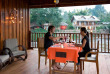 Laos - Luang Prabang - Muang La Resort - Déjeuner sur la terrasse du Muang La Resort