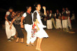 Népal – Spectacle de danses tharus © Machan Country Villa