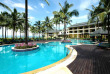 Thailande - Khao Lak - Khao Lak Orchid Beach Resort - Piscine et vue générale de l'hôtel