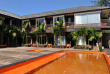 Thailande - Koh Samet - Baan Ploy Sea - Grande terrasse et piscine de l'hôtel © Samed Resort