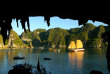 Vietnam - Circuit Halong en terre et mer - Une jonque dans la Baie d'Halong © Paradise Junk