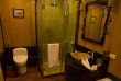 Vietnam - Baie d'Halong en sampan - Salle de bains Superior Cabin © Indochina Sails