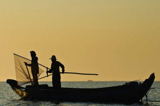 Cambodge - Siem Reap - Pêcheurs sur le Tonle Sap © Marc Dozier