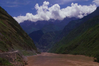 Chine - La Gorge du Saut du Tigre © CNTA