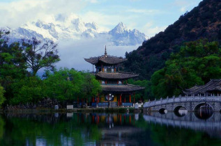 Chine - Parc de l'Étang du Dragon Noir © CNTA