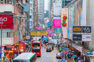 Hong Kong - Marchs et temple de Kowloon © iStock, Tampatra