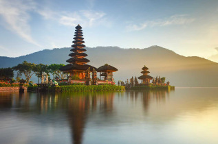 Indonésie - Bali - Le Temple d'Ulun Danu © Honza Hruby – Shutterstock