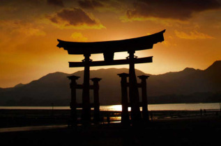 Japon - Miyajima - Torii de Miyajima © Miyarikyu