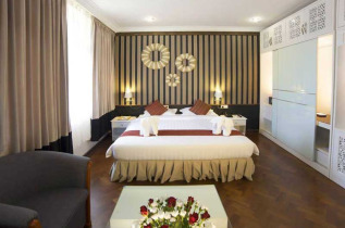 Myanmar – Mandalay – Mandalay City Hotel – Deluxe Room