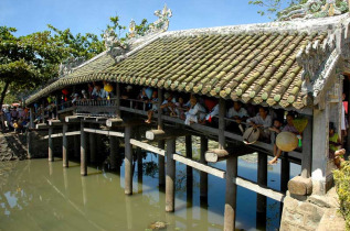 Vietnam - Hue - Le pont de Thanh Toan