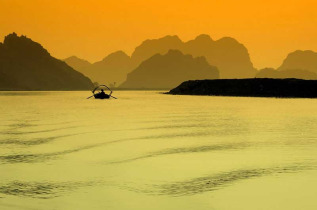 Vietnam - Excursions Hoa Lu et Ninh Binh - Les paysages de la Bai d'Halong terrestre en soirée