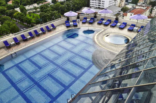 Vietnam - Ho Chi Minh Ville - Sofitel Saigon Plaza - Piscine de l'hôtel © Boris Zuliani