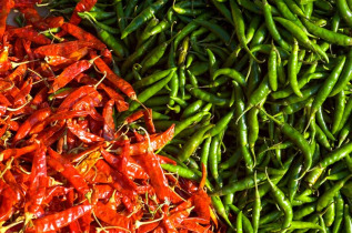 Vietnam - Piments sur étal au marché