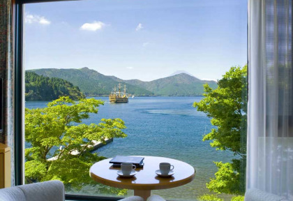 Japon - Hakone - Vue sur le Lac depuis une Lake Side Superior Room © Hakone Hotel