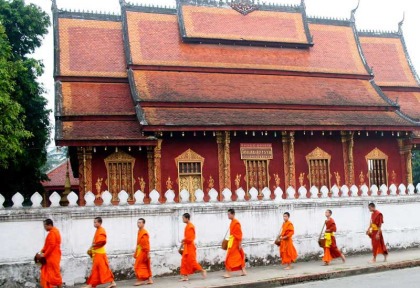 Laos - Quête des bonzes © Photo-of-laos.org