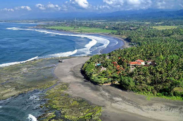 Indonésie - Bali -  Puri Dajuma Cottages - Vue aérienne du Cap Medewi