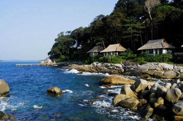 Indonésie - Bintan - Banyan Tree Bintan - Vue extérieure des Villa on the Rocks