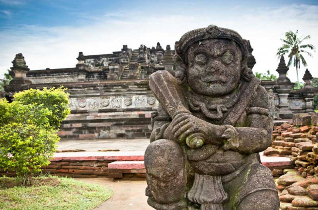 Indonésie - Java - Statue du temple de Penataran à Blitar © Aleksandar Todorovic – Shutterstock