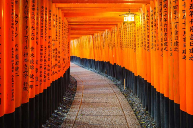 japon - Le temple Fushimi Inari © Ikuni - Shutterstock