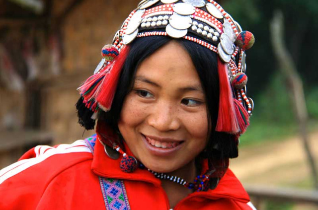 Laos - Jeune femme Kamu