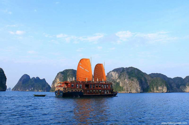 Vietnam - Croisière en Baie d'Halong - La Jonque Violet en Baie d'Halong 